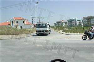 Qual é a ordem correcta de passagem nesta intersecção?