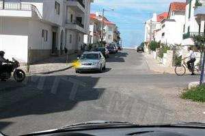 Qual é a ordem correcta de passagem, nesta intersecção?