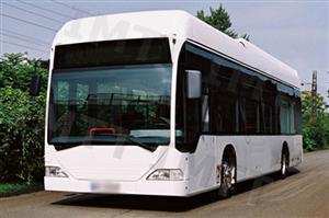 A largura máxima legalmente admitida para os automóveis pesados de passageiros, é: