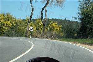 O sinal existente na via indica-me: