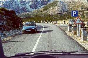 Perante o sinal de informação fico a saber que: