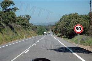 Este sinal vertical é de: