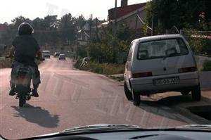 Se decidir ultrapassar o ciclomotor, um dos cuidados a ter é: