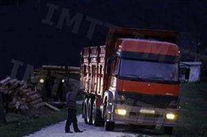 O sistema de iluminação exterior dos automóveis compreende: