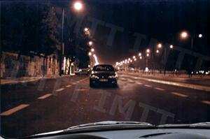 Este veículo pode transitar com as luzes desligadas?