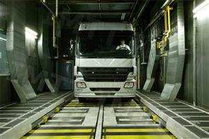 Ao automóvel que se apresente em inspecção periódica obrigatória impossibilitado de manter a pressão correcta do ar nos pneus: