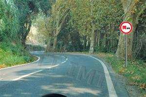 O sinal vertical indica-me: