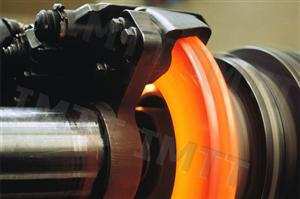 Se ao destravar, os calços continuarem encostados aos tambores, a causa pode ser: