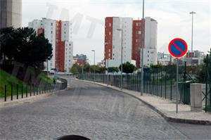 Estou autorizado a estacionar após o sinal?