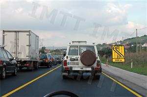 As marcas rodoviárias de cor amarela podem regular a paragem e o estacionamento?