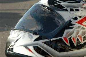 Quais as principais funções da calota ou casco exterior do capacete de protecção?