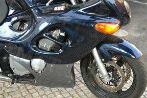 Na condução de motociclos de duas rodas, o risco da perda de aderência é uma séria probabilidade: