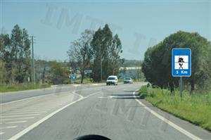 As raias oblíquas à minha esquerda significam: