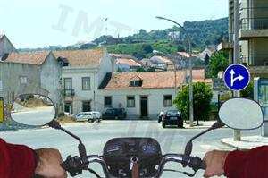 Esta situação obriga-me a circular a: