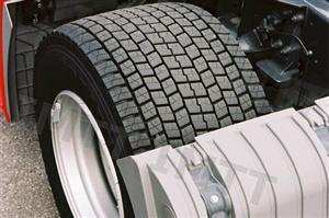 O desgaste dos pneus é maior: