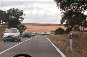 Ao circular nesta via, devo saber que um automóvel ligeiro de passageiros com reboque, não deve exceder a velocidade de: