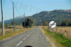 O sinal dá indicação aos condutores de: