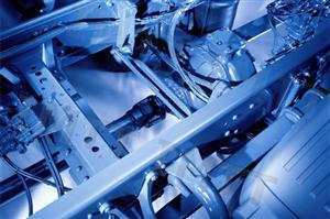 A ruptura precoce das juntas de transmissão, elásticas ou não, pode dever-se a: