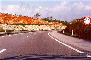 O sinal proíbe-me de: