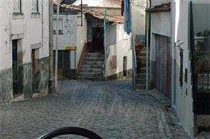 No local em que transito a velocidade, deve ser: