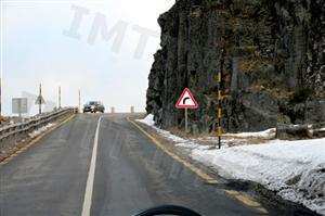 No local em que me encontro: