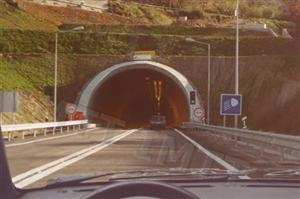 A que velocidade devo circular no túnel?