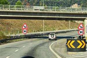 O sinal vertical de forma triangular é utilizado para avisar os condutores: