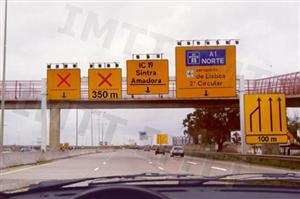 O sinal colocado mais à direita é de: