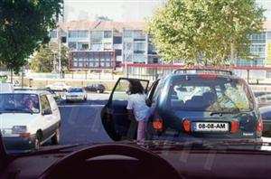 Nesta situação o passageiro deveria ter saído: