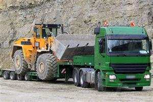Transportes especiais, são todos aqueles que: