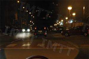 Nesta situação, devo utilizar as luzes de estrada?