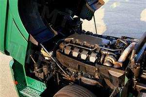 As escovas do motor eléctrico, do tipo motor de arranque, são em: