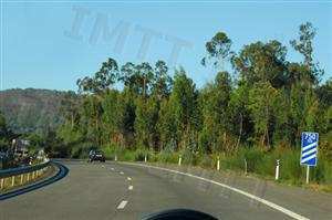 Até à próxima saída desta auto-estrada irei encontrar outros sinais complementares de aproximação de saída?