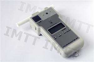 O impedimento de conduzir após o teste de álcool, quando o condutor apresentar uma taxa superior a 0,5 g/l, deve manter-se por: