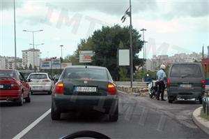 Um condutor que apresente uma taxa de álcool no sangue igual ou superior a 0,5 g/l, fica impedido de conduzir durante: