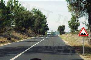 Perante a sinalização, como devo proceder para circular em segurança?