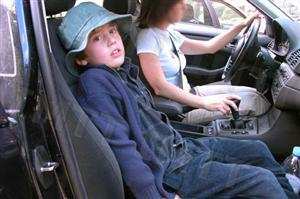 Regra geral, as crianças podem ser transportadas no lugar da frente, desde que tenham idade superior a: