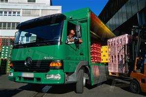 No transporte de mercadorias a granel efectuado em automóvel pesado, deve haver o cuidado de: