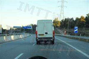 Em auto-estrada, a condução sob efeito de álcool e/ou drogas pode ser particularmente perigosa devido ao facto de provocarem: