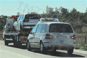 Um condutor que tenha sido condenado por conduzir sob a influência de substâncias psicotrópicas pode conduzir algum veículo a motor durante o período da inibição?