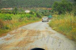 Que precauções devo adoptar no local em que me encontro?